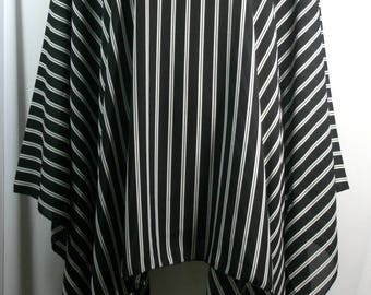 Plus size poncho style top, beautiful black and white striped, size 1X-2X