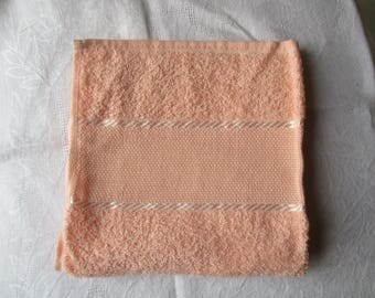 towel 40 x 60 cm toilet embroidery salmon