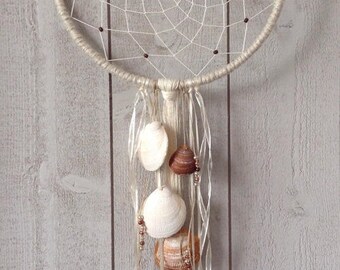 Dream catcher natural wood and shell