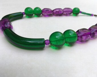 Graphic necklace emerald green and purple