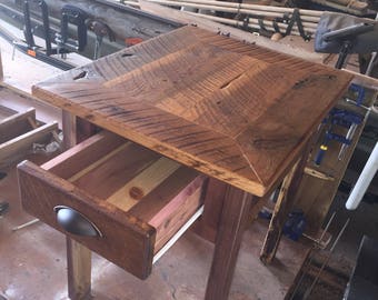 Mesa de centro mesa de madera de granero reclamado tubo