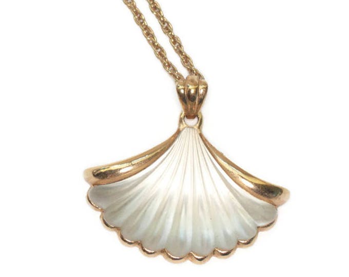 Avon Frosted Glass Shell Fan Pendant Necklace Vintage