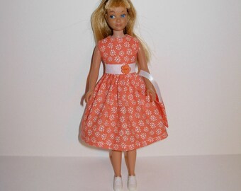Cute dress for barbies' sister skipper ( vintage & modern dolls ) Handmade barbie clothes