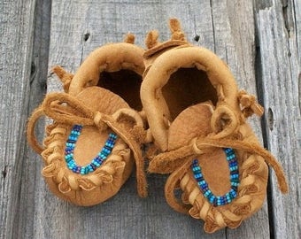 ON SALE Newborn baby moccasins , Soft baby shoes , baby shoes , Leather moccasins , soft leather moccasins
