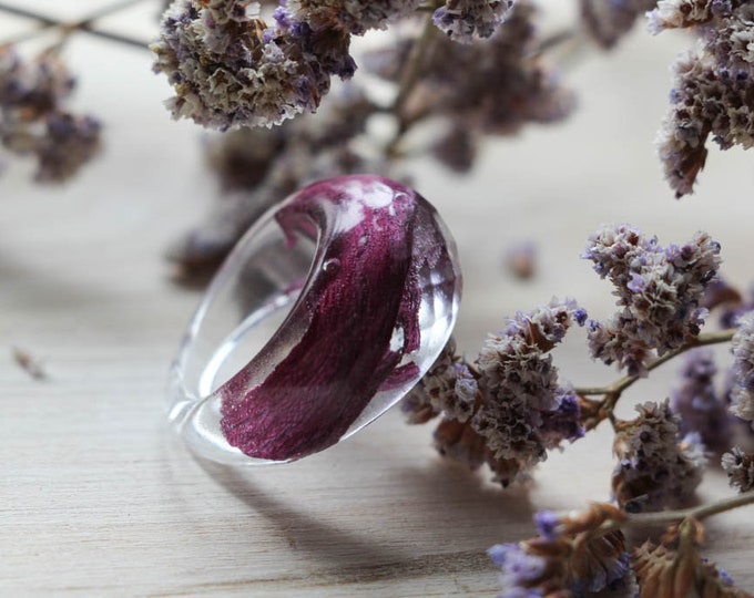 Tulip Resin Ring, Purple Resin Ring, Clear Transparent Resin Ring, Flower Botanical Ring, Terrarium Jewelry, Spring Resin Ring, Size 9 ring