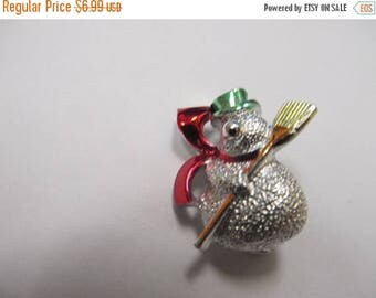ON SALE Vintage Small Enameled Snow Man Pin Item K # 1092