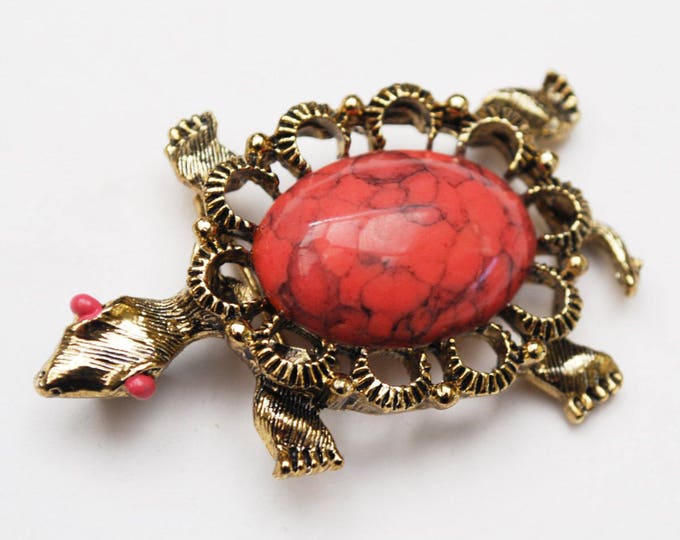 Turtle Brooch - Signed Gerrys - Coral pink Cabochon - Yellow gold - Figurine pin