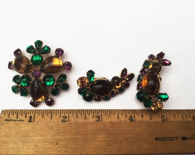 Cabochon Flower Brooch earring set -Topaz brown green Purple Glass - Gold plated metal - Climber earring -Mid Century - clip on earrings