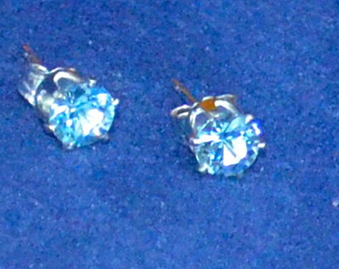 Aquamarine Studs, 5mm Round, Natural Set in Sterling Silver E1092