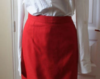 Red skirt vintage right. 1940s style