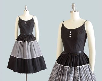 Vintage 1950s Dress | 50s Gingham Border Print Cotton Sundress Black Ricrac Full Skirt Day Dress (xs)