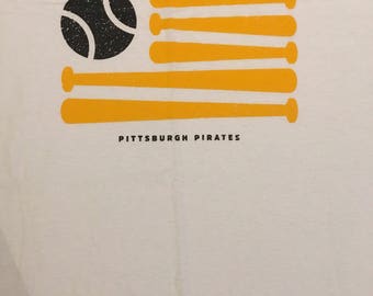 Adult XL Pittsburgh Pirates tee