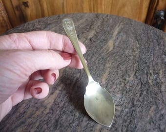 Commemorative jam/preserve spoon. 1937 Coronation of George VI. British Royal Family. EPNS Silver plate.