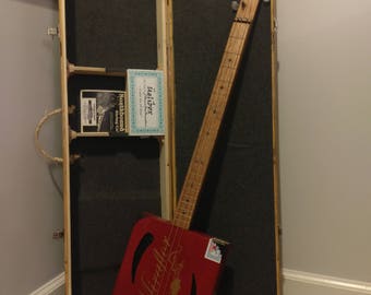 Miraflor 3 String Cigar Box Guitar and Üglibox Custom Case