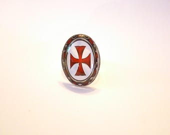 A pretty ring with glass cabochons 25 x 18 mm Templar Templar Templar cross