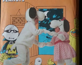 Vintage Snoopy Costume Pattern, Simplicity 7516, child size 3-8 UNCUT