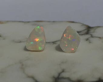 Polished Opal Stud Earrings, Opal Earrings, Opal Stud Earrings, Ethiopian Opal, Minimalist Opal, Crystal Opal, White Opal Earrings, No.3