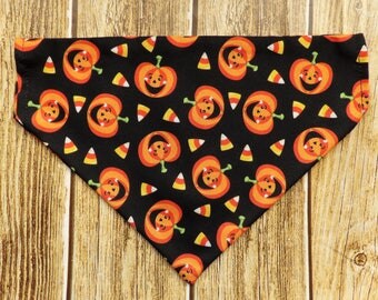 Halloween Dog Bandana. Pumpkins dog bandana. Candy corn dog bandana. Jack o laterns dog bandana. Halloween dog bandana. Small dog. Large dog