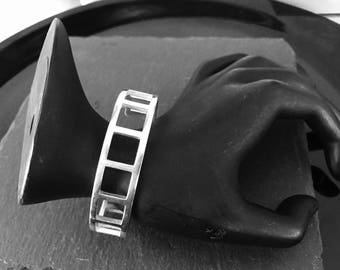 Gucci bracelet, Authentic Gucci silver bracelet, vintage Gucci bangle bracelet, Gucci sign statement bracelet