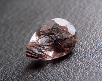 SUPER SEVEN Melody Stone pear cut 2,5 cts (KP6)