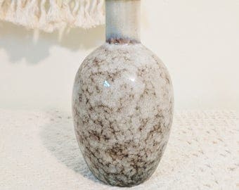Encanto Vienna Medium Vase in Cream & White main image 1