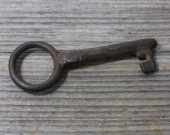 Old iron skeleton key with great patina, 3-5/8 inches long