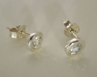 Sterling Silver brilliant white Cubic Zircon Stud Earrings