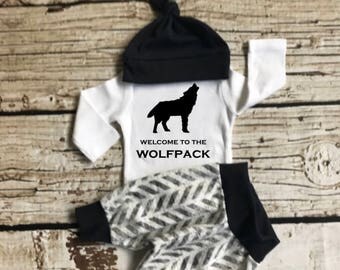 Baby Boy Coming Home Outfit, newborn boy coming home outfit, baby boy,newborn boy, welcome to the Wolfpack, woodland onesie, boho