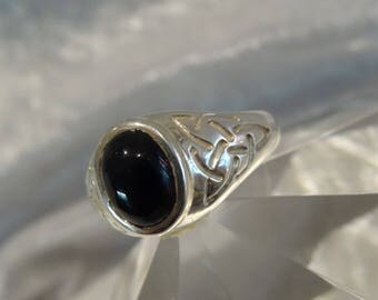 Chevalière "Arwen" argent massif, cabochon d'onyx