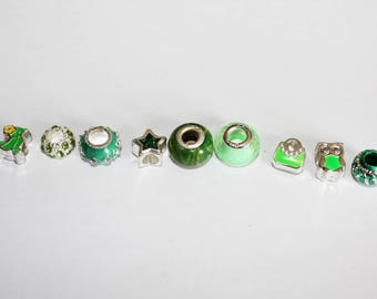 Set of 9 assorted beads - Green