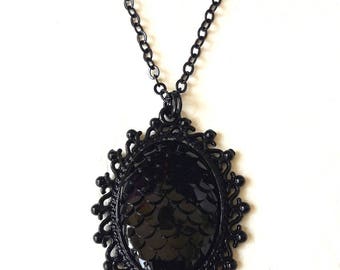 Pendant ♥ dragon skin / snake / Mermaid scales black ♥