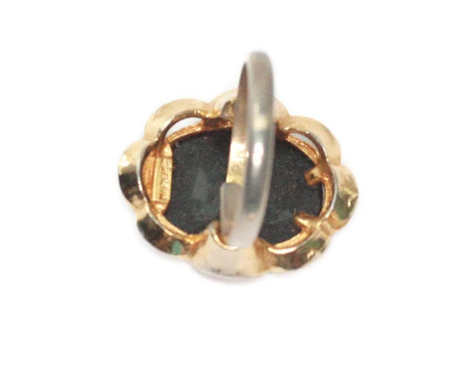 Black Glass Ring Oval Face Gold Tone Scalloped Frame Signed Napier Adjustable Vintage