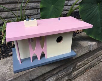 thumbnail image 2 of Novelty Beach Hut Wooden Bird House Garden Retro Hanging Nesting Box 2 of 13