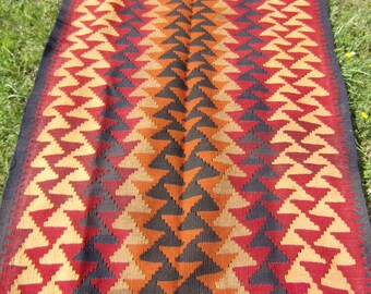 6 ft 1 x 3 ft 3" 178 x 104 cm Striking pattern Maimana Hand woven Rug/Kilim . Traditional.