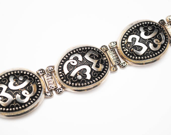 Silver Plated Link bracelet - black oxidation design - swirl Om like design - bool chain linls