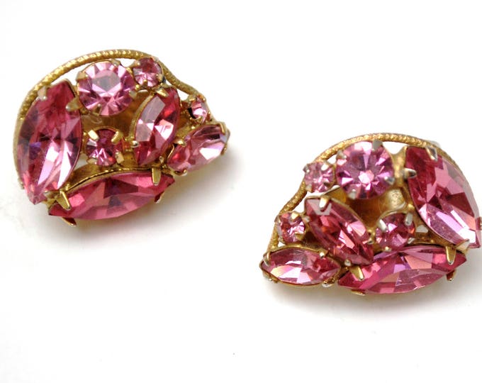 Pink Rhinestone Earrings - Tear drop - Crystal glass - Mid Century - clip on earrings