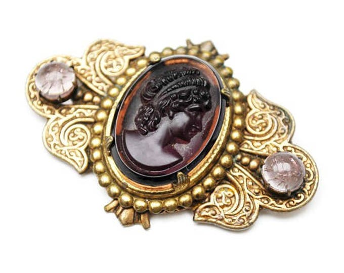 Glass Cameo Bar Brooch - Purple molded glass- Gold Brass Metal - women profile - Victorian pin