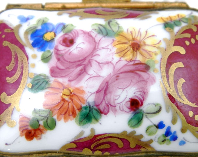 Small Vintage Hand Painted Porcelain Pill Box with Floral Pattern and Gold Gilt Decoration, Limoges Style Bone China Hinged Lidded Tin
