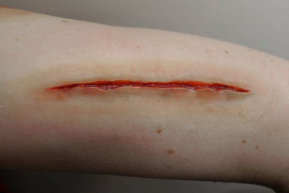 sfx prosthetic latex small knife  slit  cut  puncture jagged