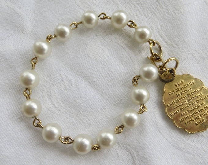 Religious Pearl Bracelet, Serenity Prayer, Praying Hands Charm, Vintage Spiritual Jewelry