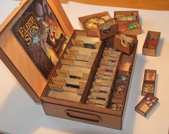 Ältere Zeichen Aufbewahrungsbox - Basis Spiel PLUS alle aktuellen Erweiterungen. Token-Boxen, kurzärmeliges Karte Teiler, herausnehmbaren Karte und token Tabletts.