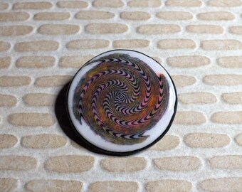 Necklace hypnotic animated spiral swirl