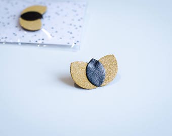 Lotus in glittery gold and brown leather brooch