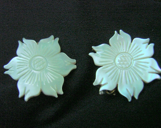 Antique Carved Mother of Pearl Floral Clip Earrings / Vintage Jewelry / Jewellery