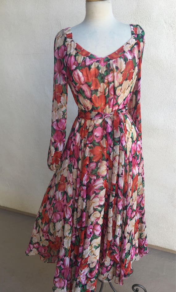 Vintage chiffon floral dreamy dress mid calf length fitted