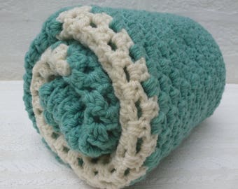 Green vintage blanket crochet granny knit summer throw picnic blanket handmade chunky knit wool blanket afghan throw 1980s rustic retro knit