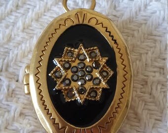 Golden locket