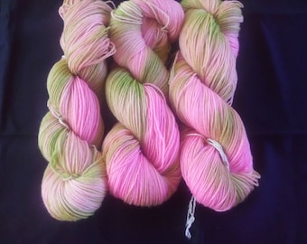 100 g sock yarn with bamboo "delicate rose"