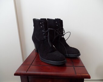 Prada pre-owned 39.5 or 9 1/2 black suede ankle boots 1990's ?