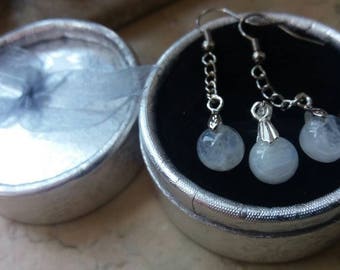 Natural earrings and Rainbow Moonstone pendant